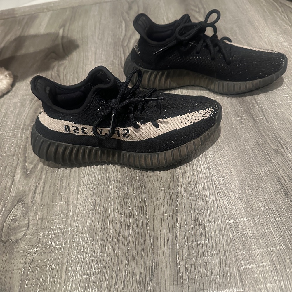 Yeezy Boost 350 V2 Oreo